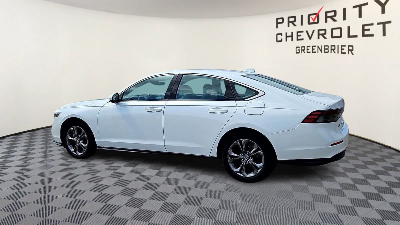 Used 2023 Honda Accord EX image 6