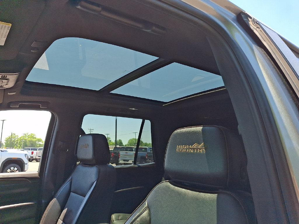 Used 2024 Chevrolet Tahoe High Country w/ Premium Package 2 AWD/4WD image 15