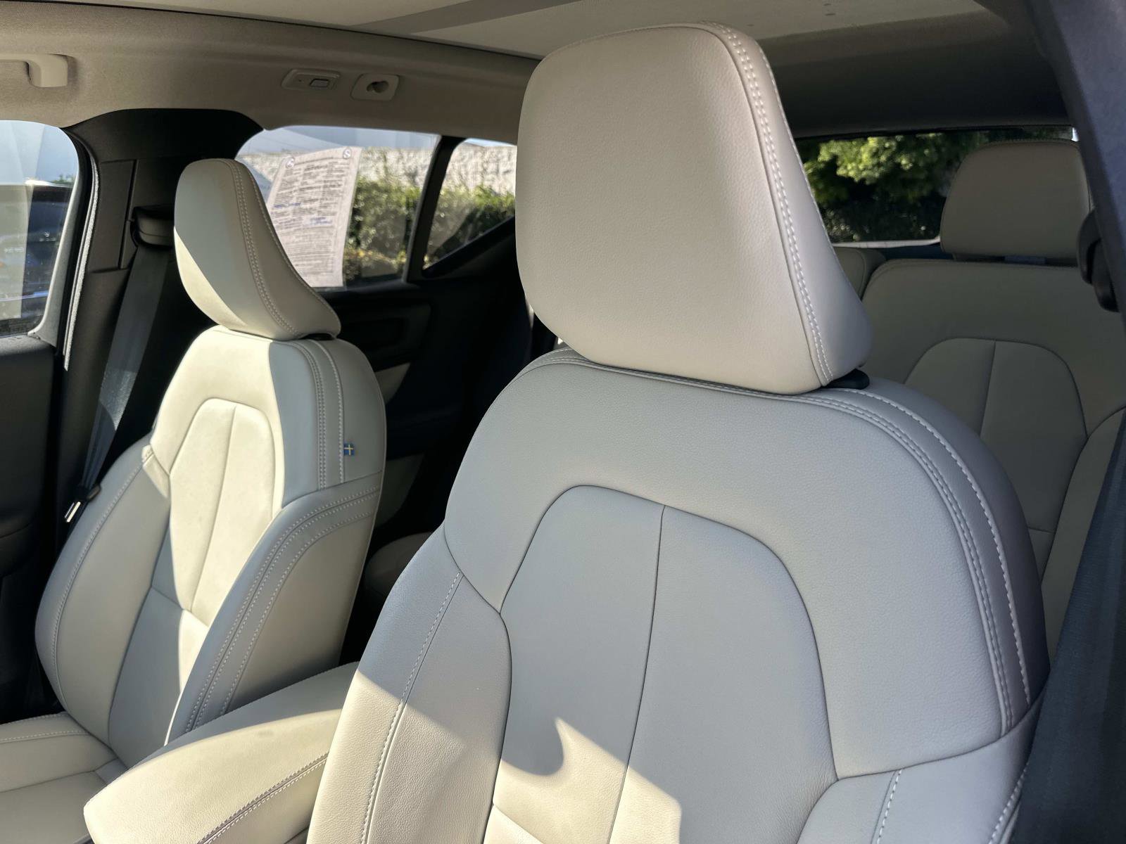 Certified 2026 Volvo XC40 B5 Plus w/ Protection Package Premier image 19