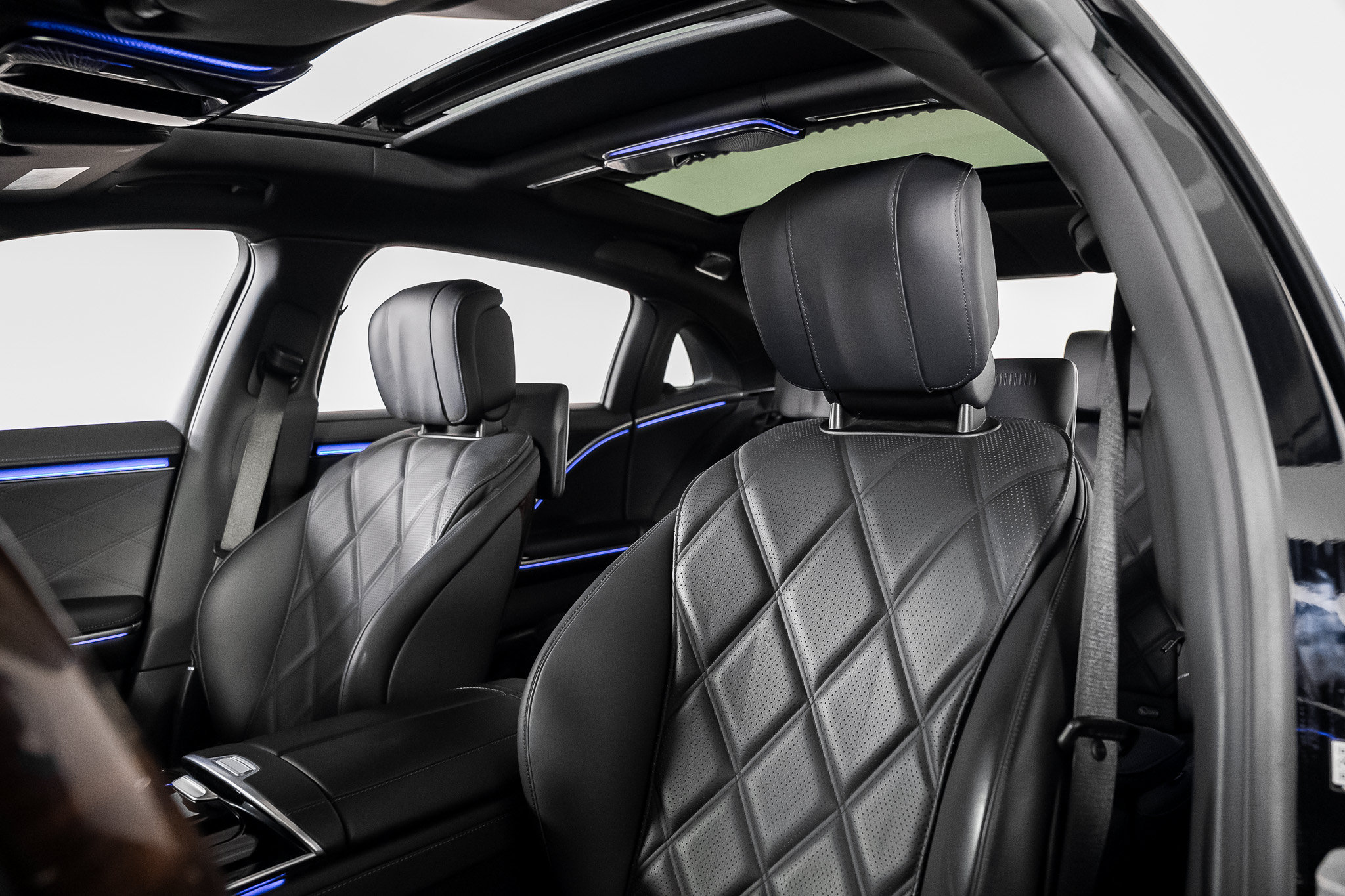 Used 2025 Mercedes-Benz Maybach S 580 4MATIC image 3