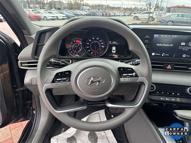 Used 2023 Hyundai Elantra SEL image 15