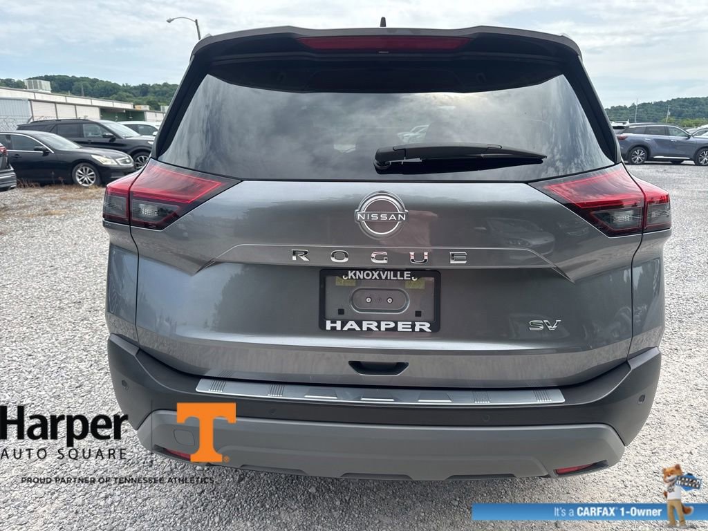 Used 2023 Nissan Rogue SV FWD image 4