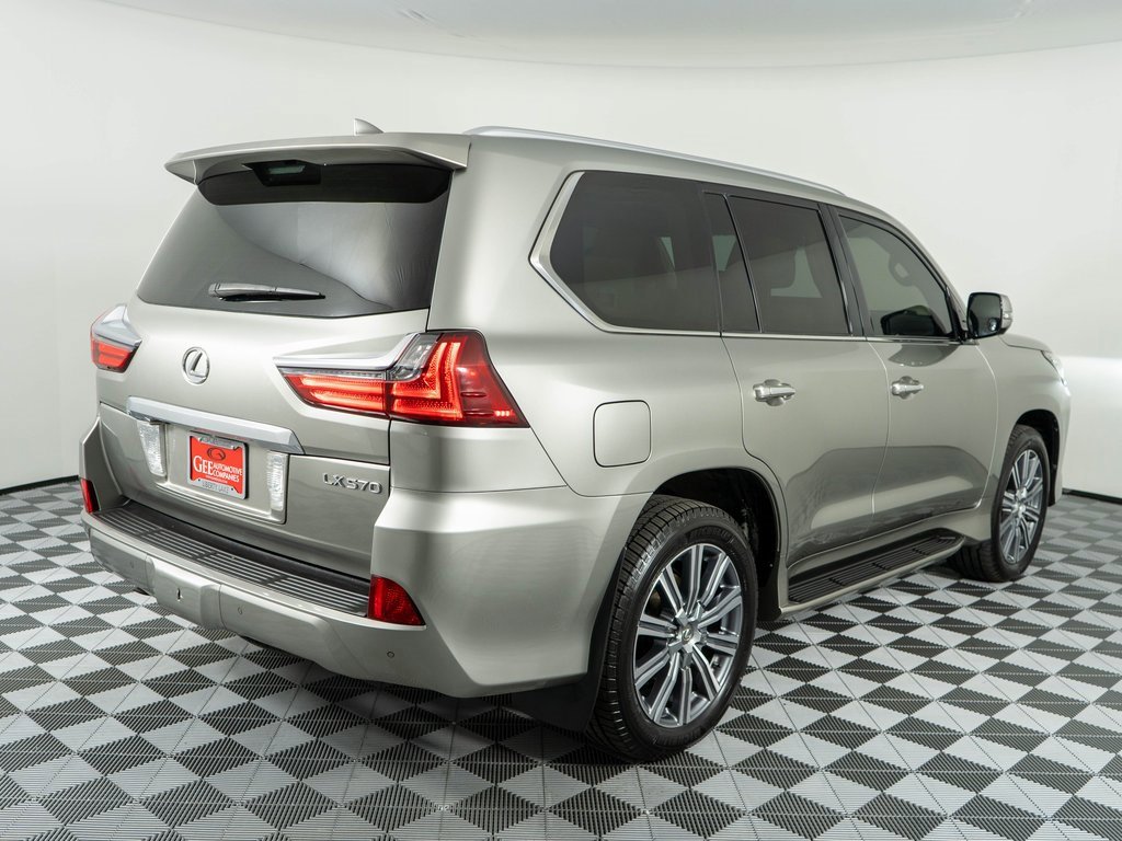 Used 2016 Lexus LX 570 4WD w/ Luxury Package image 6