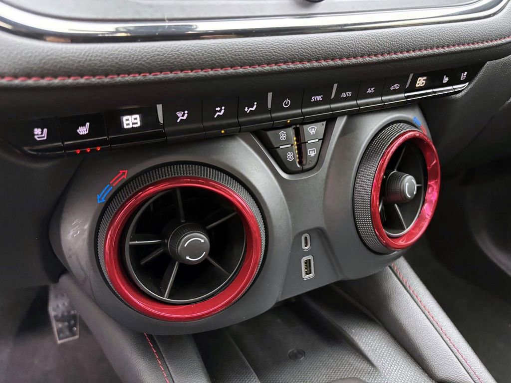 Used 2021 Chevrolet Blazer RS w/ Enhanced Convenience Package image 23