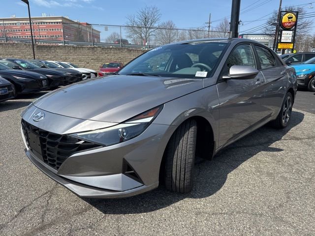 Certified 2023 Hyundai Elantra SEL w/ Convenience Package image 3