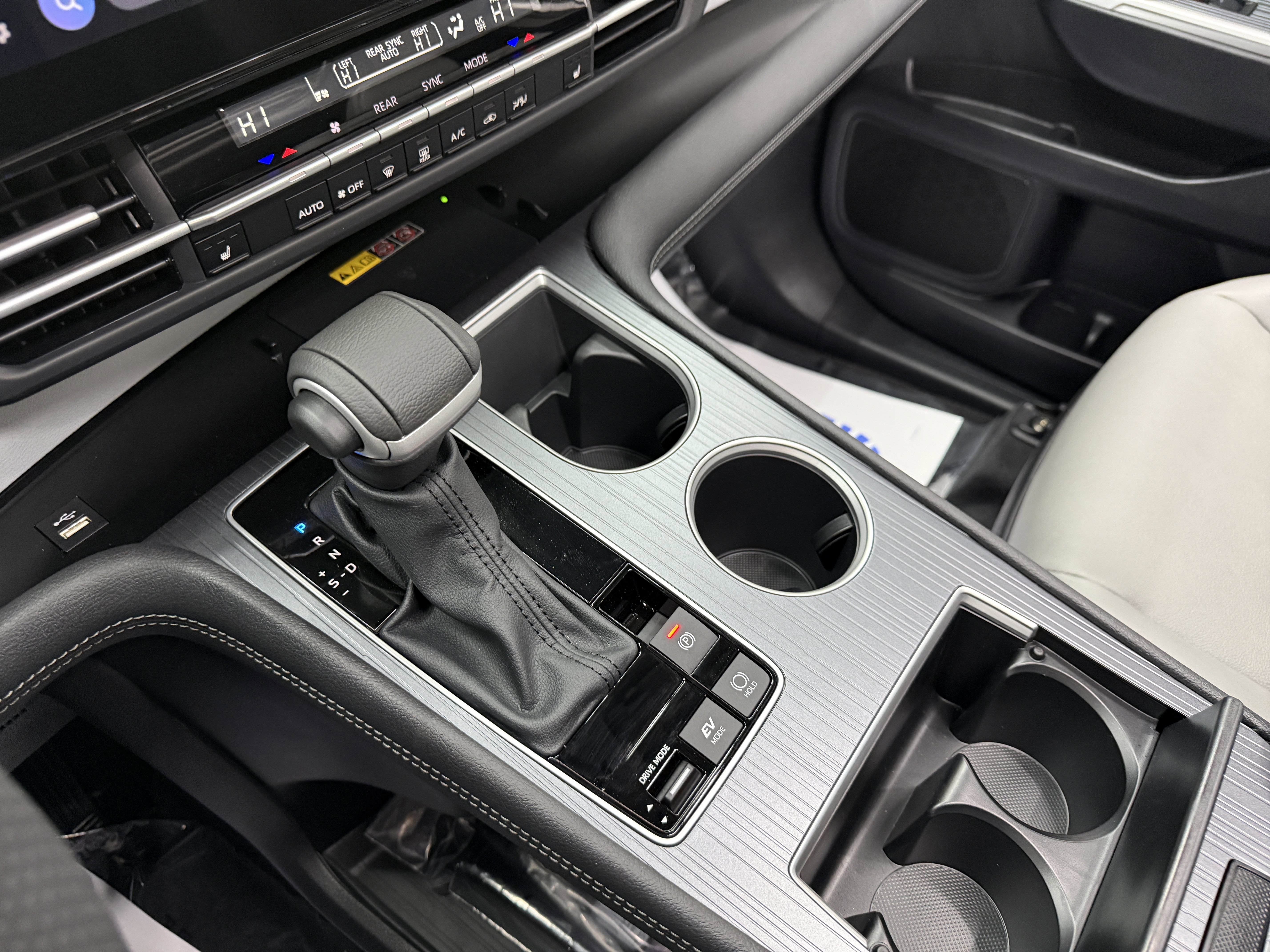 Used 2026 Toyota Sienna XLE image 22