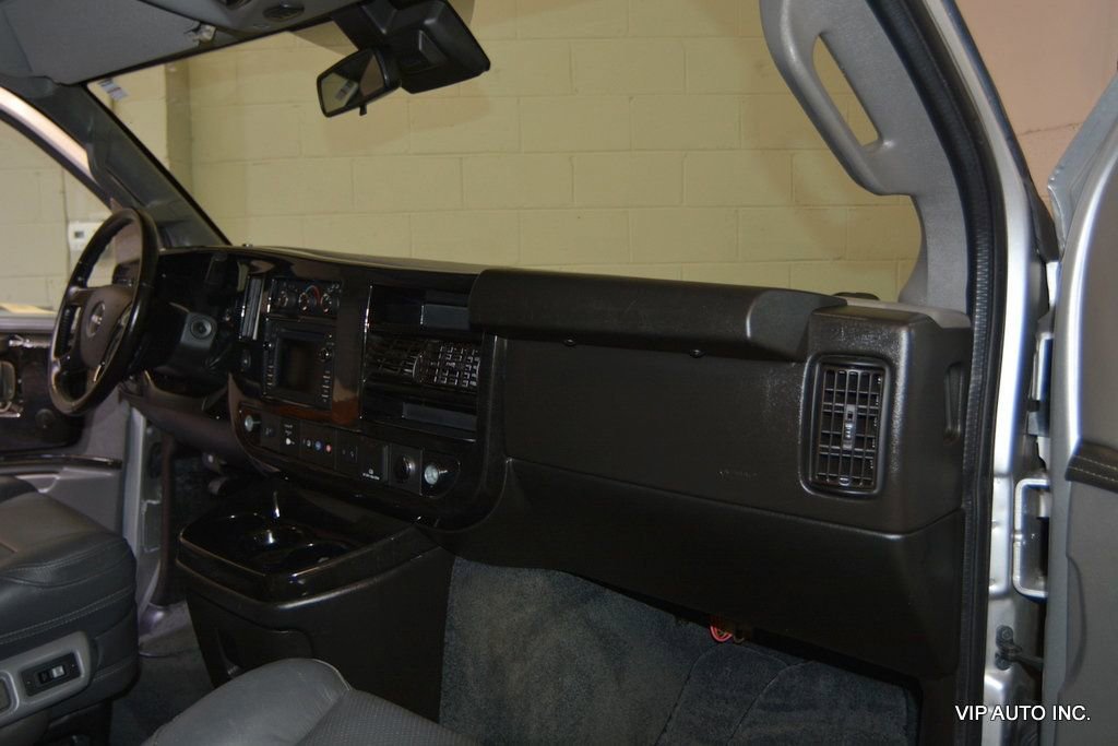 Used 2020 GMC Savana 2500 Extended w/ Enhanced Convenience Package image 12