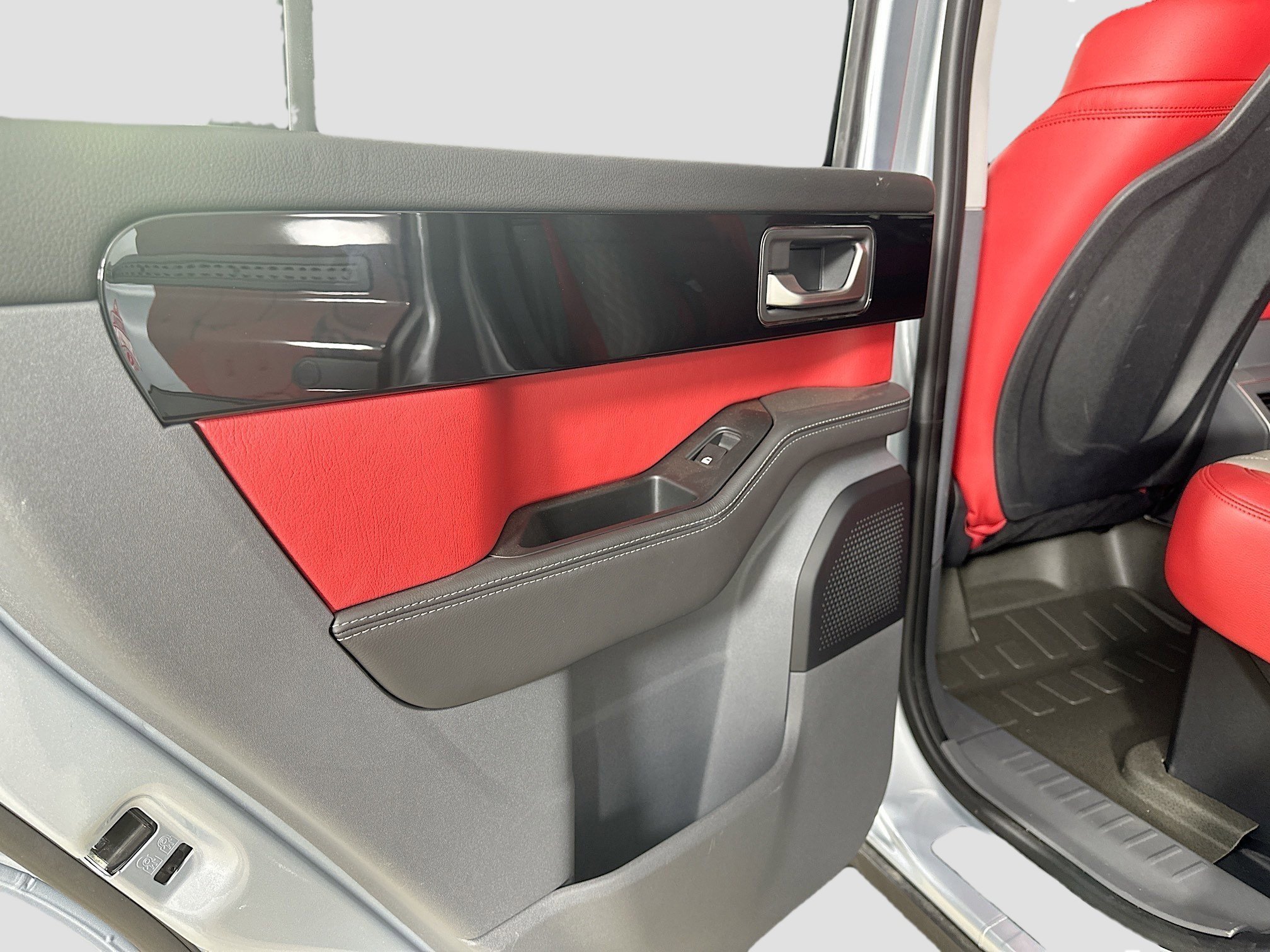 New 2025 INEOS Grenadier Station Wagon AWD/4WD image 36