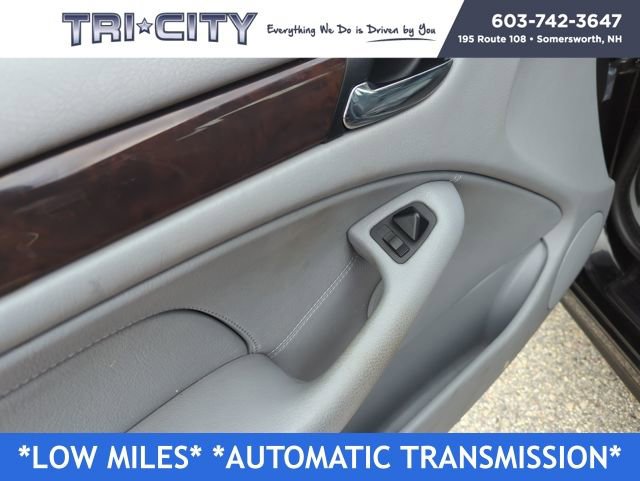 Used 2001 BMW 325i Sedan image 14