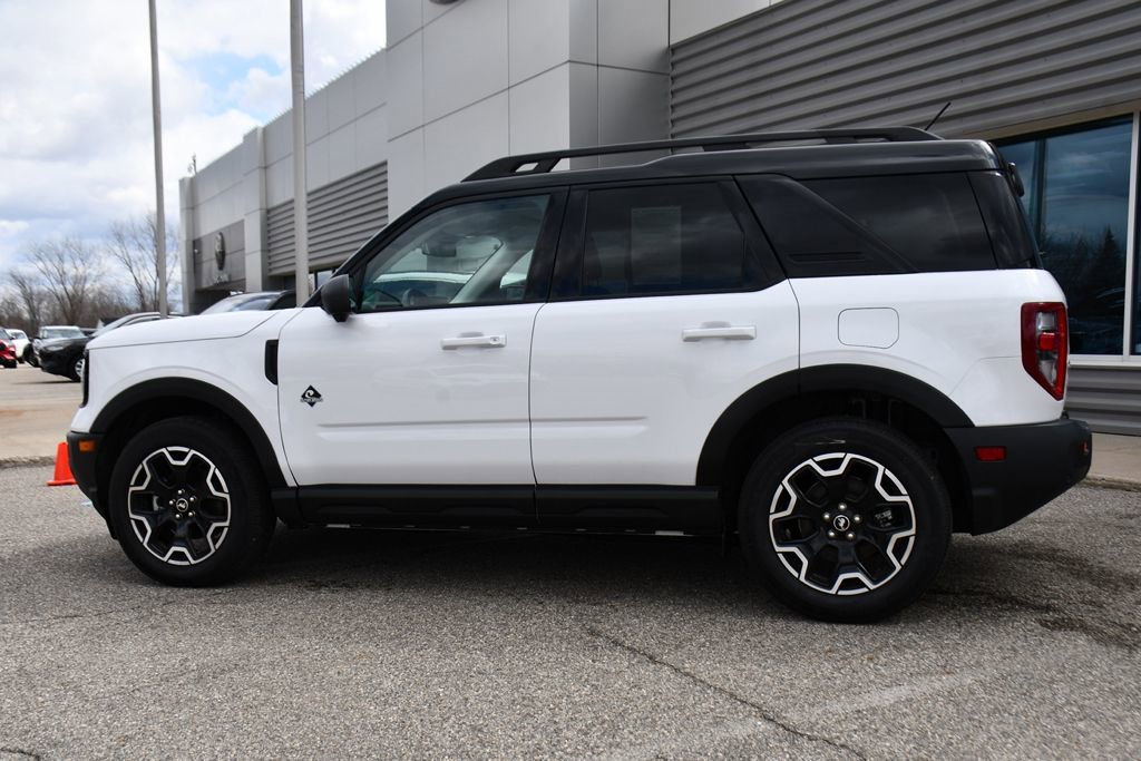 Used 2025 Ford Bronco Sport Outer Banks w/ Outer Banks Tech Package+ AWD/4WD image 3