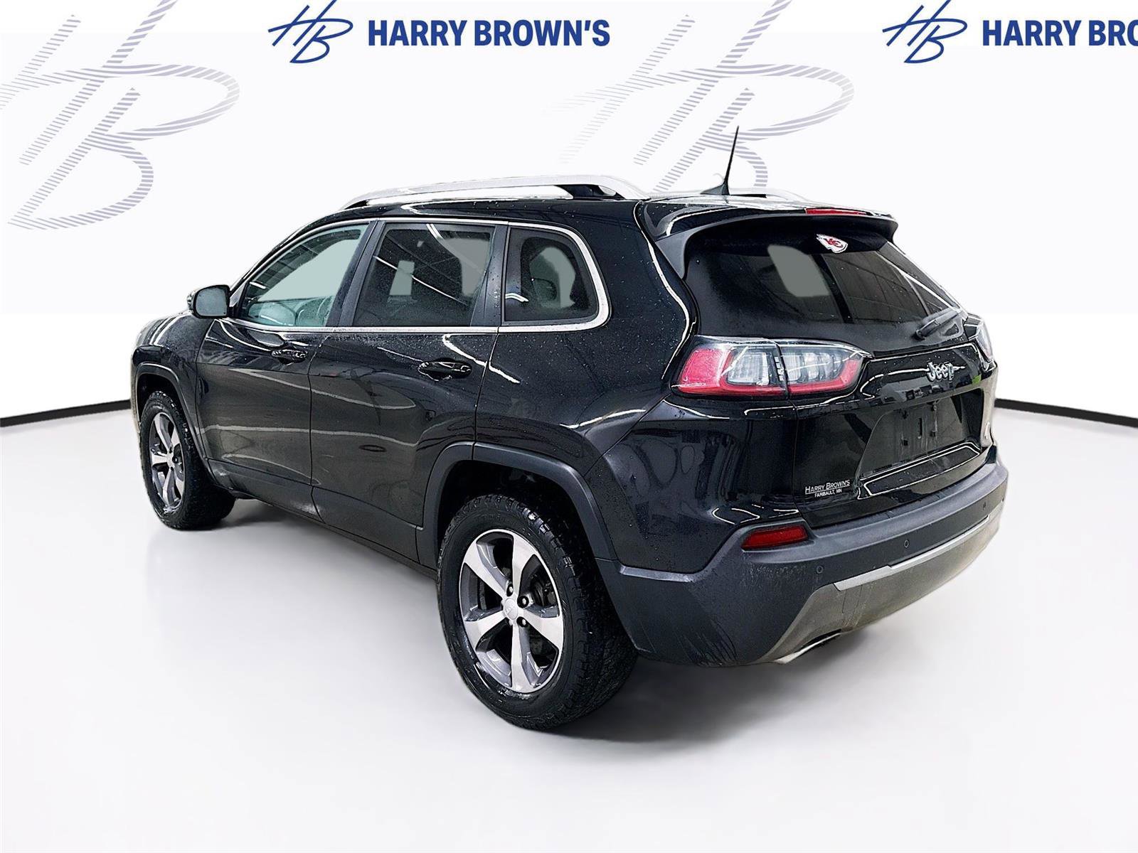 Used 2019 Jeep Cherokee Limited image 2
