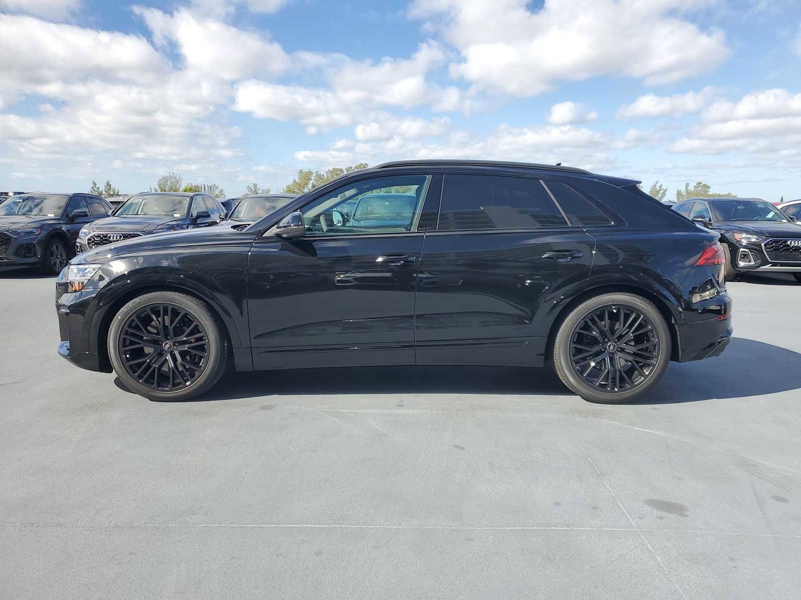 Certified 2025 Audi SQ8 Premium Plus image 3