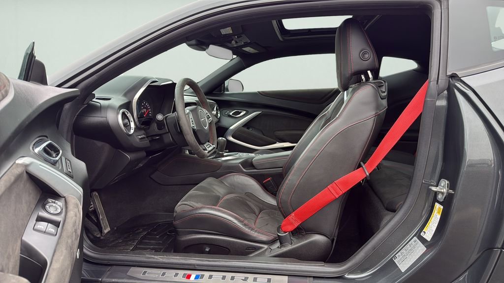 Used 2017 Chevrolet Camaro ZL1 image 15
