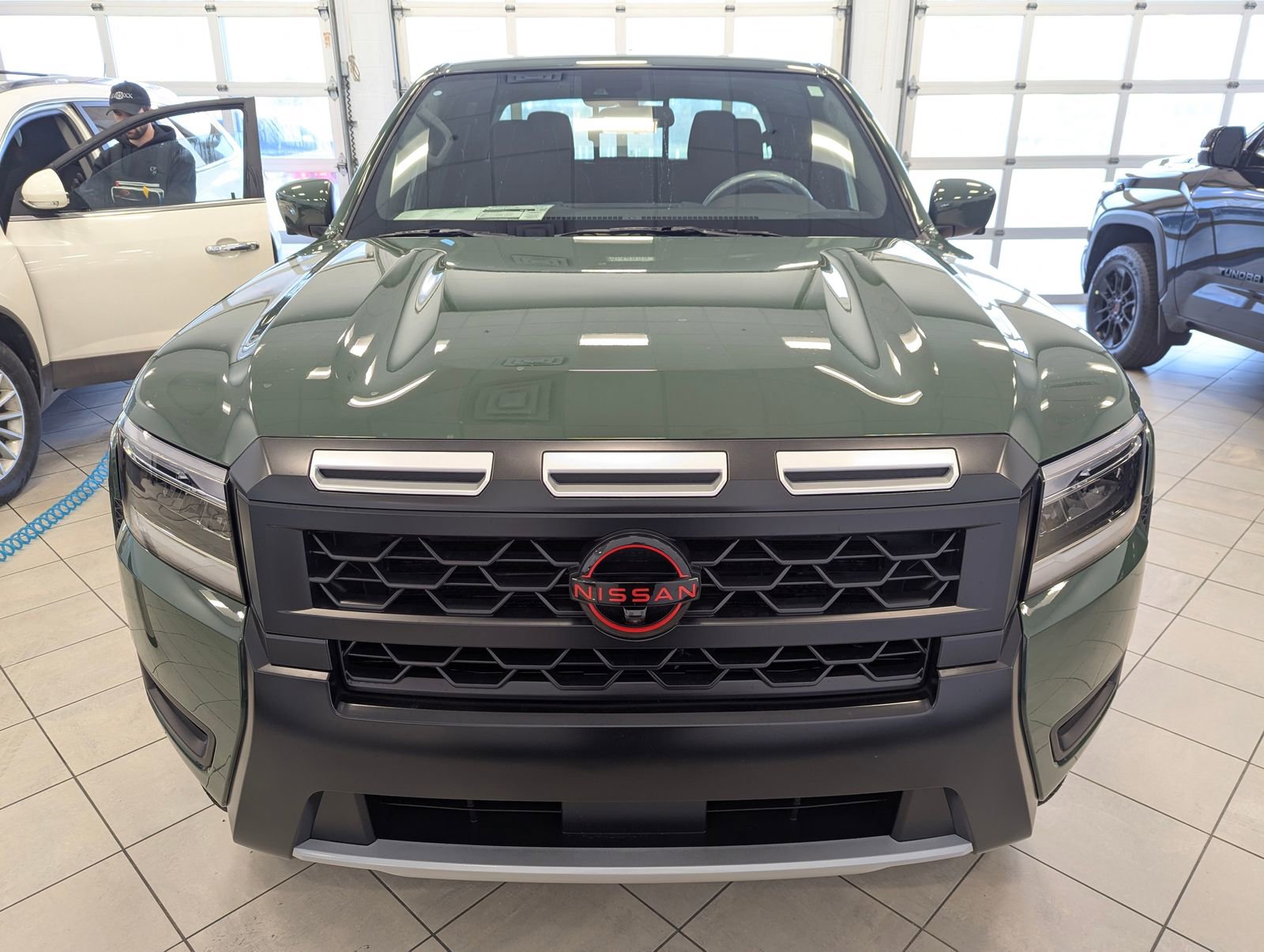 New 2025 Nissan Frontier PRO-4X w/ Pro Convenience Package image 6