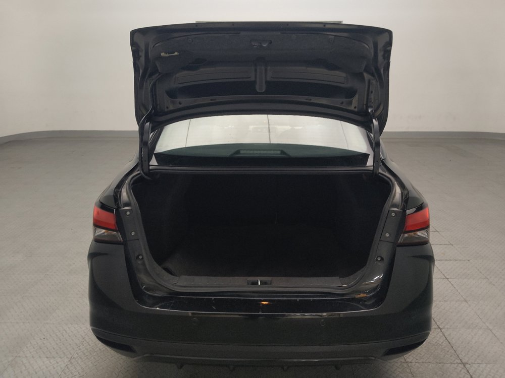 Used 2021 Nissan Versa SV FWD image 29