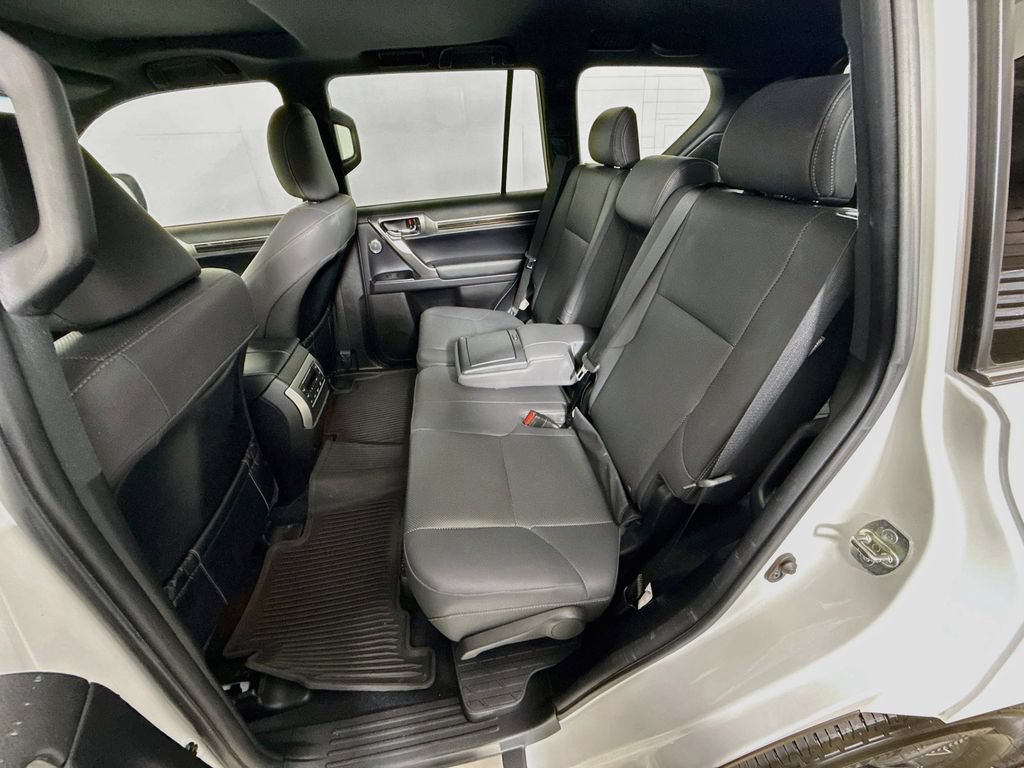 Certified 2022 Lexus GX 460 Premium w/ Premium Plus Package AWD/4WD image 25