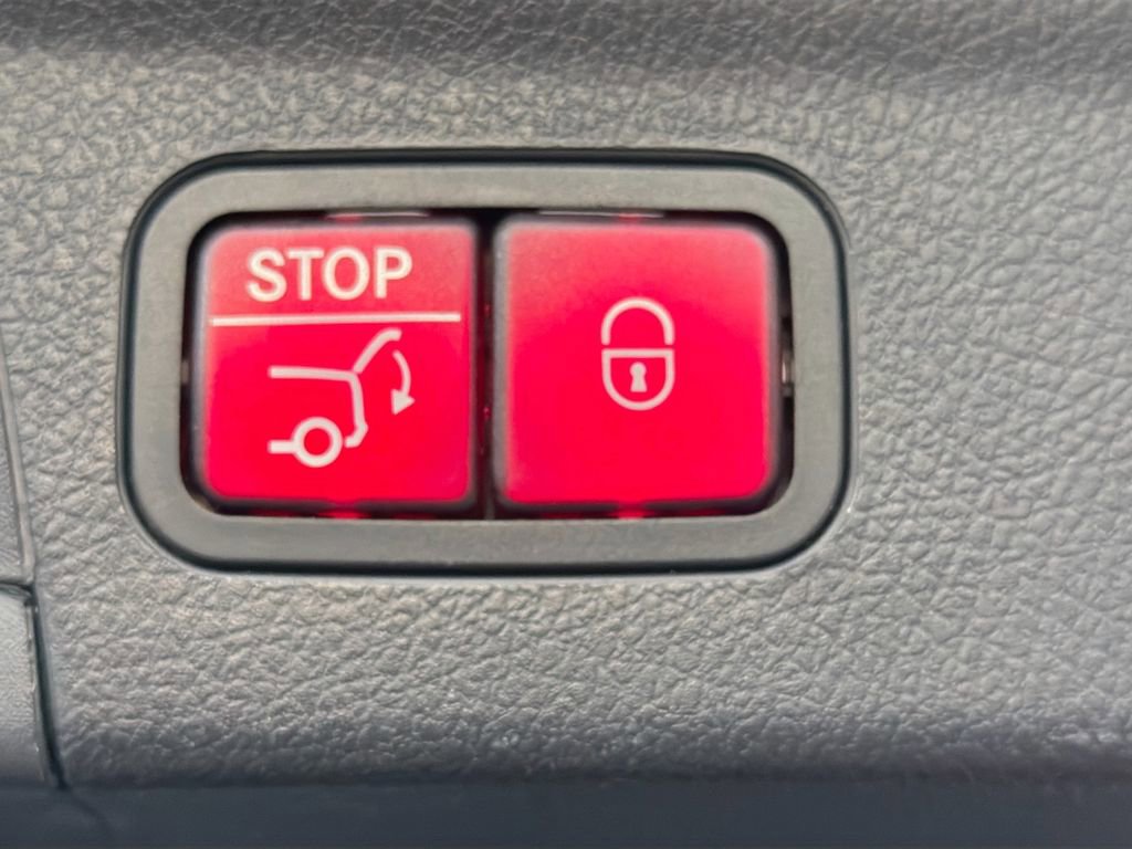 Used 2020 Mercedes-Benz GLE 350 w/ 3rd Row Seat Package image 13