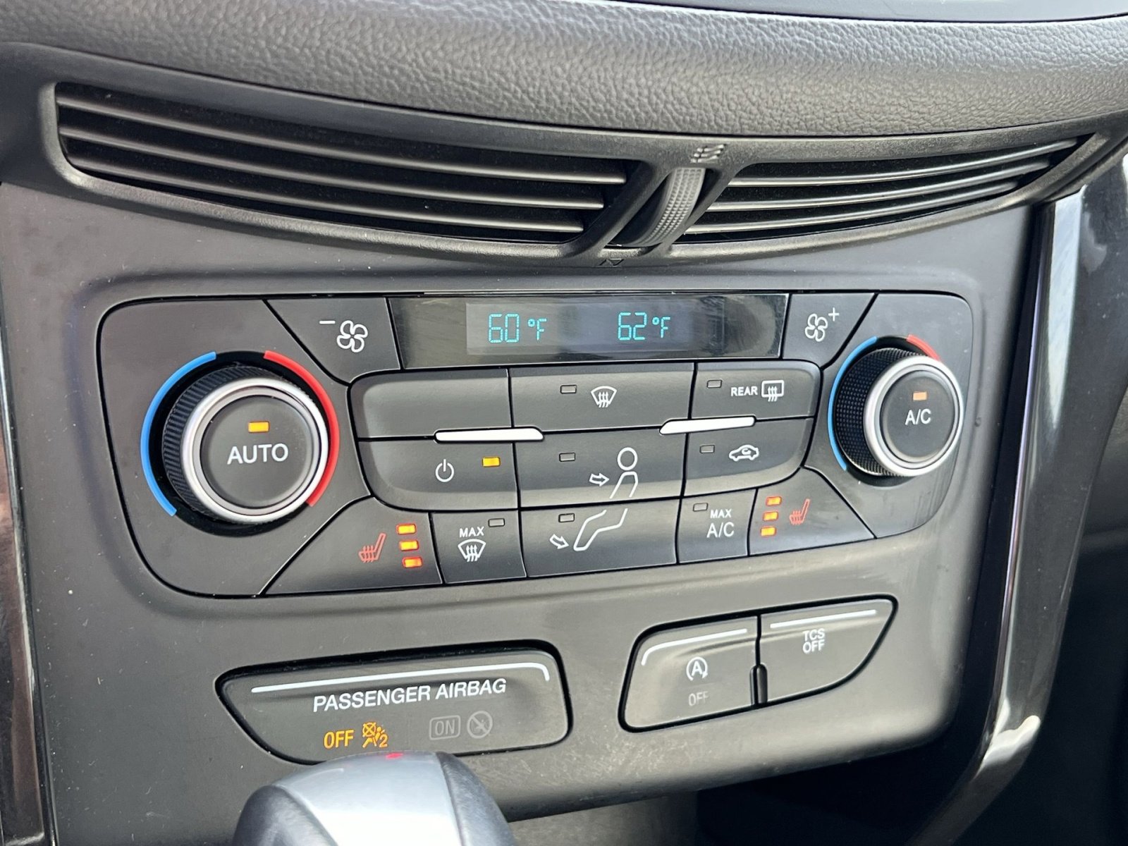 Certified 2018 Ford Escape SEL w/ SEL Sport Appearance Package image 20