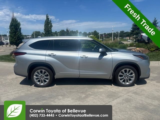 Used 2021 Toyota Highlander Limited w/ Protection Package #3 (TMS) AWD/4WD image 2