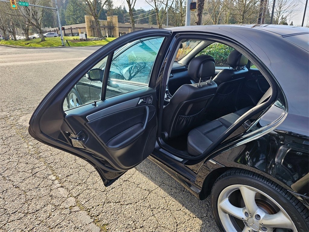 Used 2006 Mercedes-Benz C 230 Sedan image 9