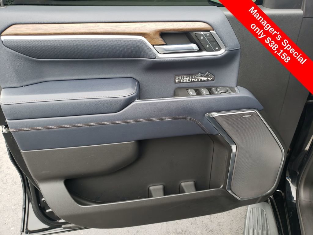 Used 2022 Chevrolet Silverado 1500 High Country w/ Technology Package AWD/4WD image 11