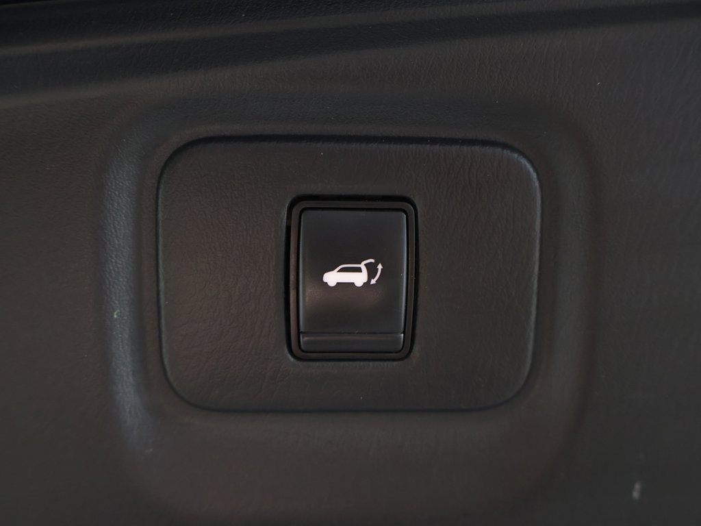 Used 2019 Nissan Pathfinder SL image 23