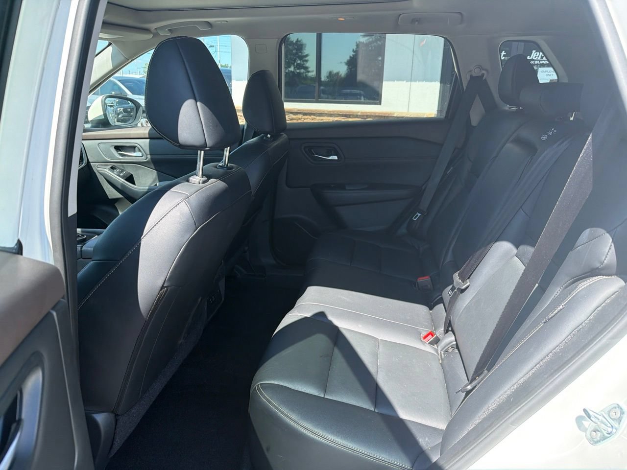 Used 2023 Nissan Rogue SL AWD/4WD image 6