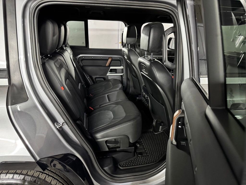 Used 2022 Land Rover Defender 110 X-Dynamic SE AWD/4WD image 49