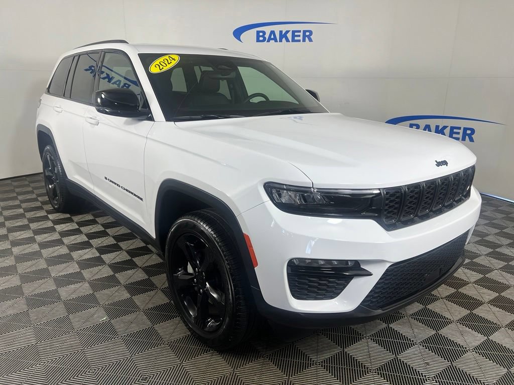 Used 2024 Jeep Grand Cherokee Limited w/ Black Appearance Package AWD/4WD image 8