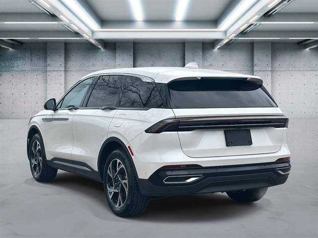 Used 2024 Lincoln Nautilus Premier image 6