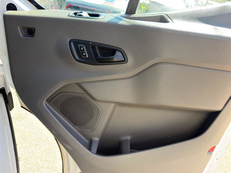 Used 2022 Ford Transit 350 DRW RWD image 19