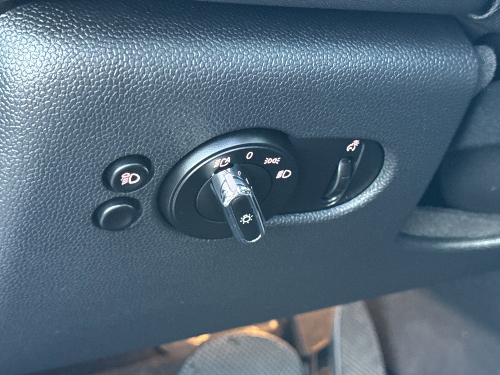 Used 2023 MINI Cooper SE image 17