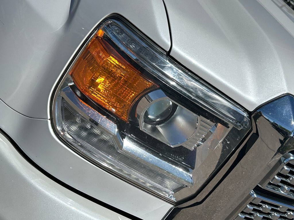 Used 2019 GMC Sierra 3500 Denali w/ Duramax Plus Package image 23