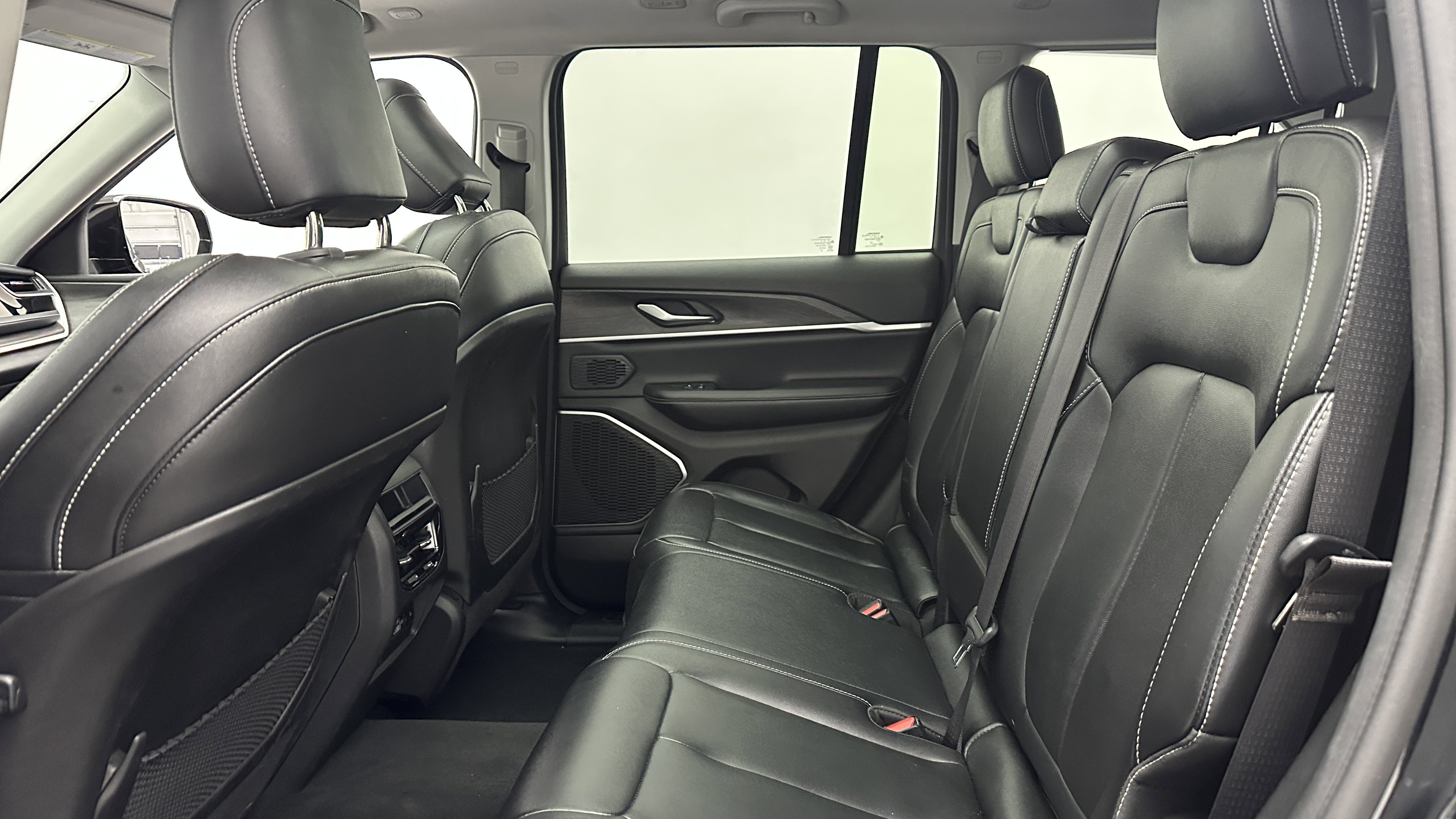 Used 2024 Jeep Grand Cherokee Limited 4xe image 34