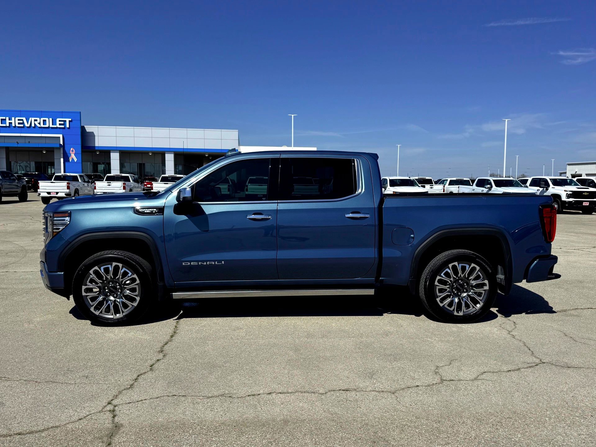 Used 2025 GMC Sierra 1500 Denali Ultimate image 11