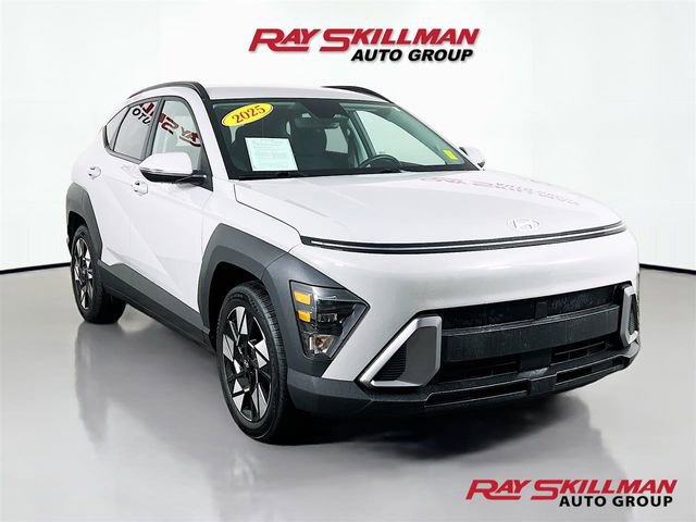 Used 2025 Hyundai Kona SEL image 1