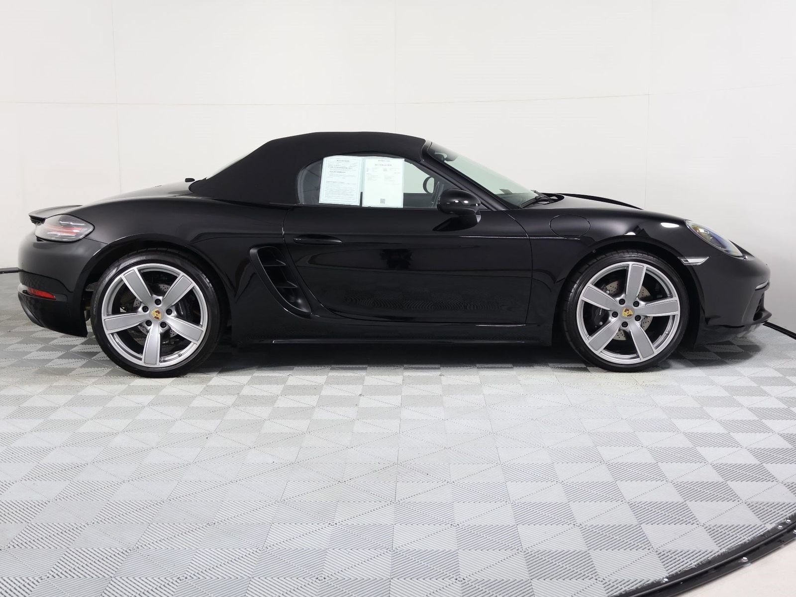 Certified 2023 Porsche 718 Boxster RWD image 8