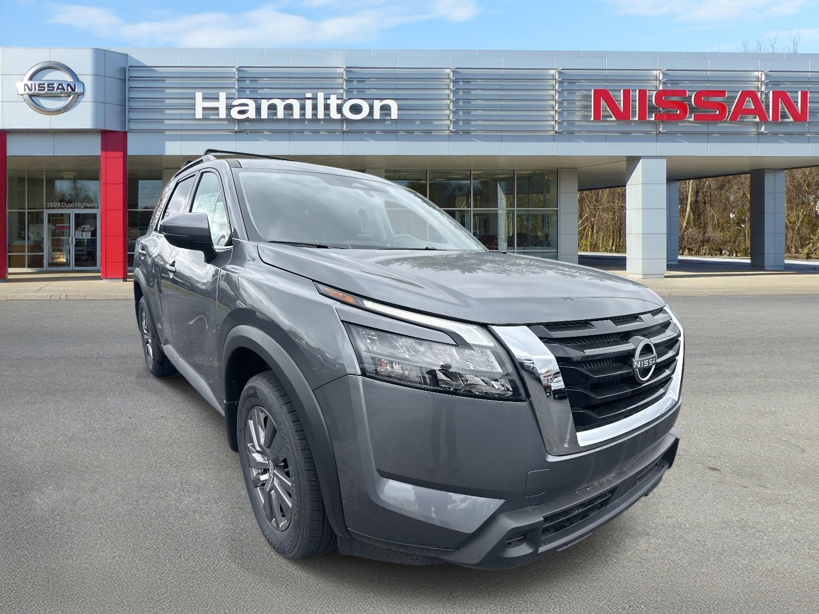 New 2025 Nissan Pathfinder SV
