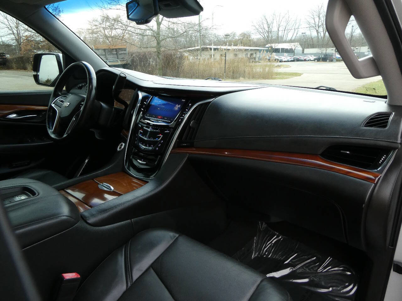 Used 2015 Cadillac Escalade ESV Luxury image 36