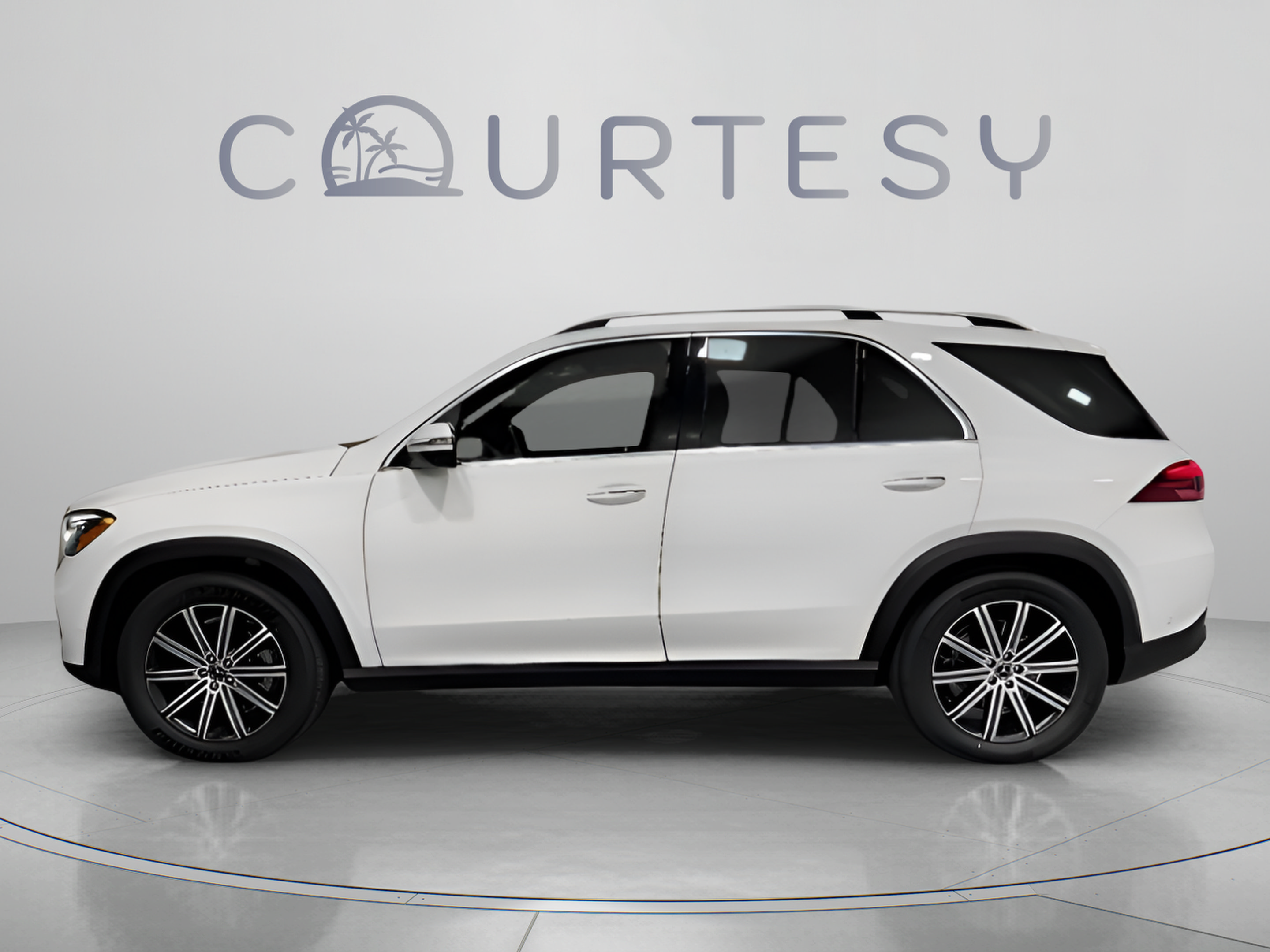 Certified 2025 Mercedes-Benz GLE 450 4MATIC image 4