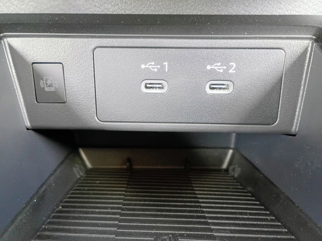 New 2026 Nissan Kicks SR image 17