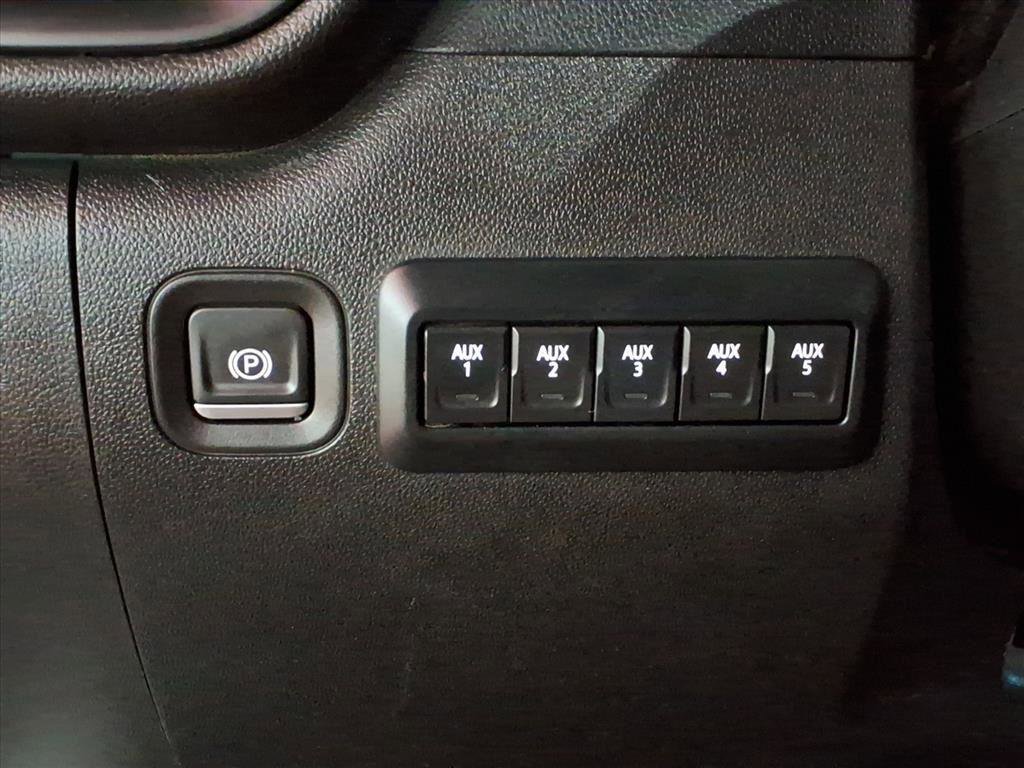 Used 2023 Chevrolet Silverado 2500 Custom w/ Custom Convenience Package image 20