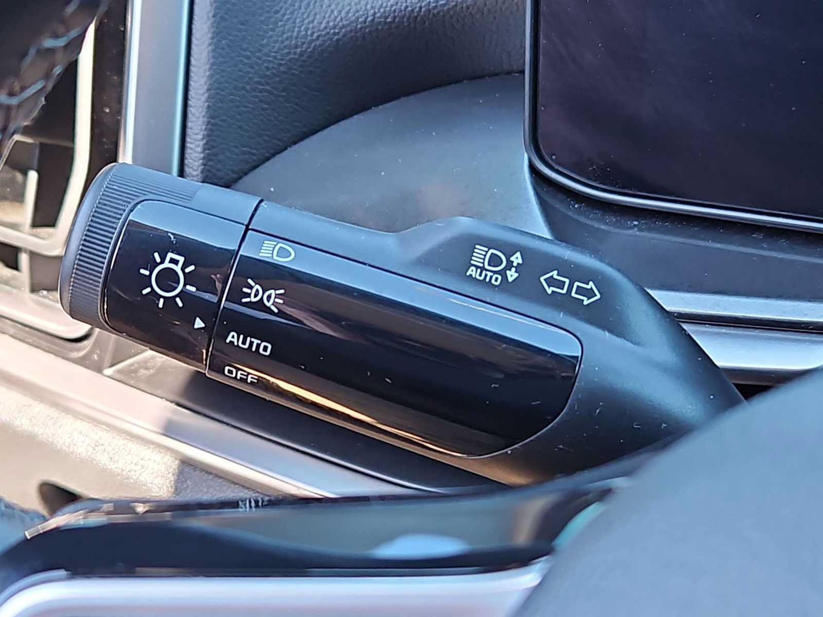 Certified 2025 Kia Sorento S FWD image 26