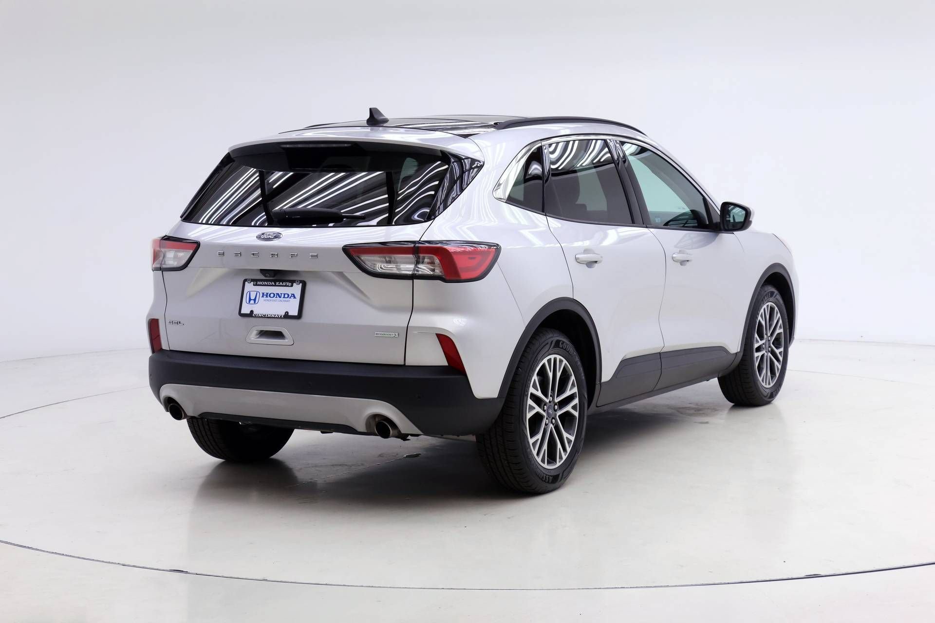 Used 2020 Ford Escape SEL FWD image 2