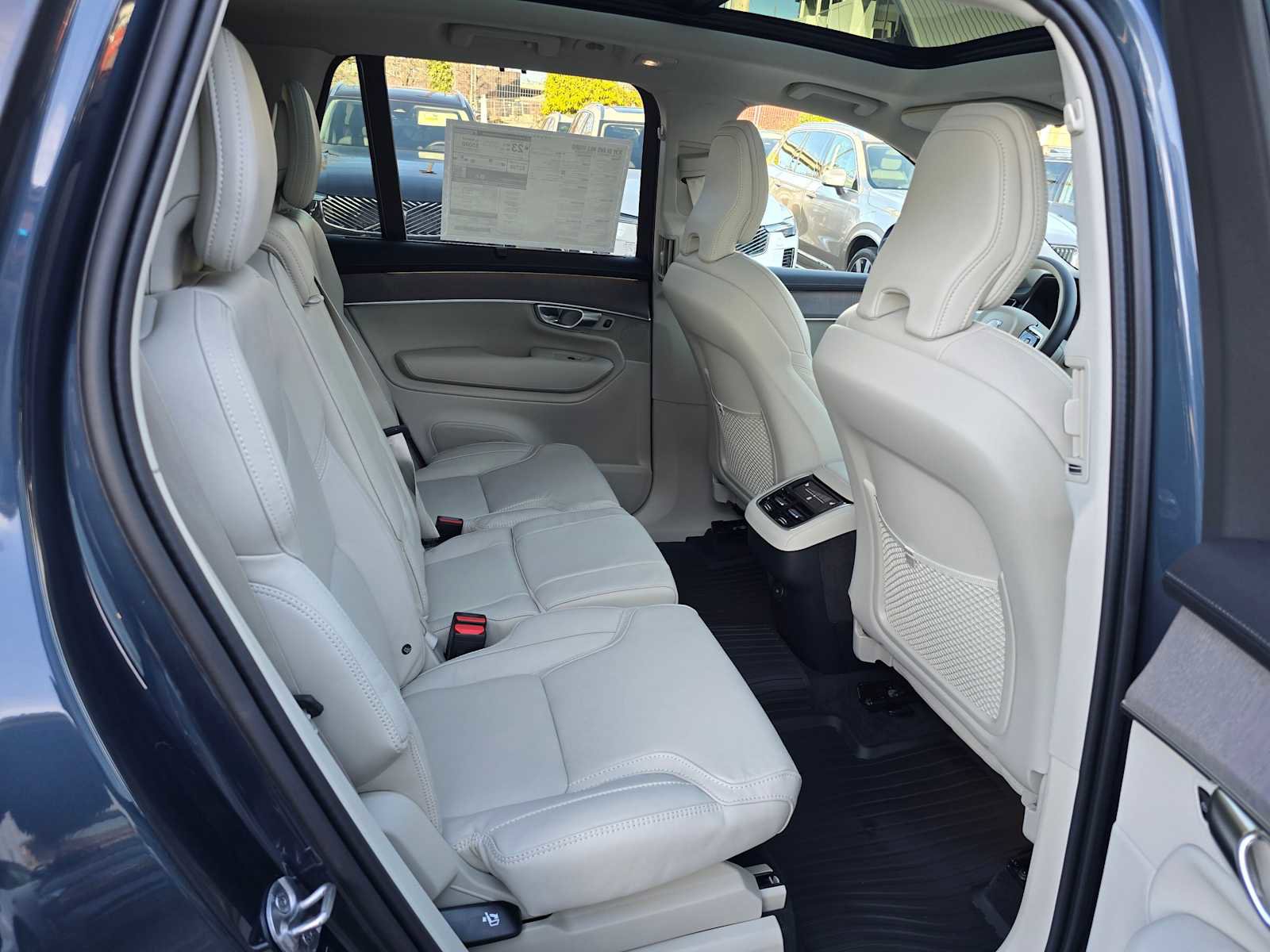 New 2026 Volvo XC90 B6 Ultra w/ Protection Package image 12
