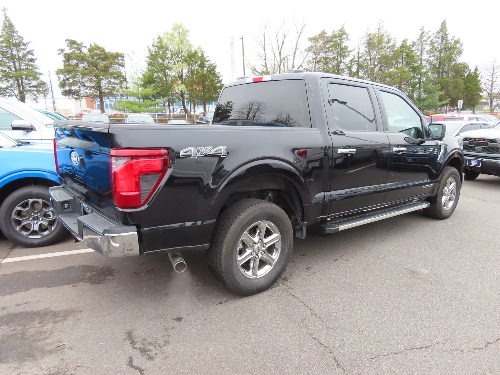 Certified 2024 Ford F150 XLT w/ Mobile Office Package image 5