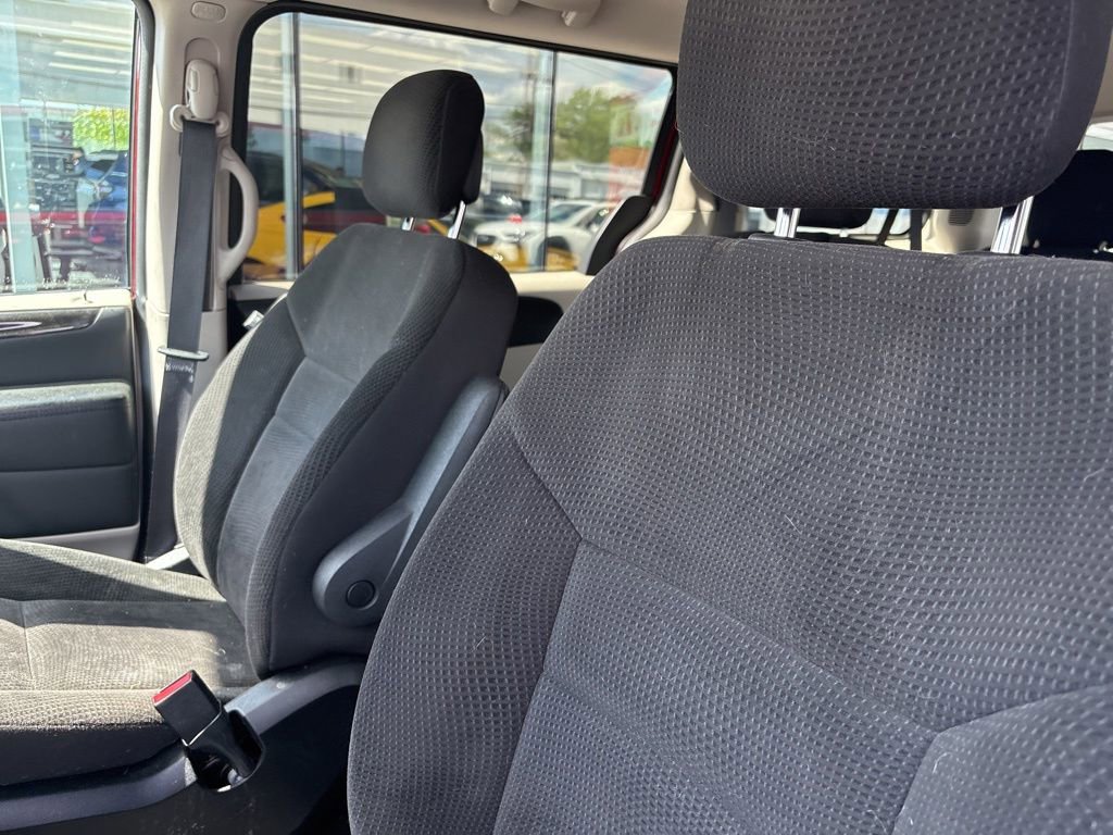 Used 2018 Dodge Grand Caravan SE w/ UConnect Hands-Free Group FWD image 10