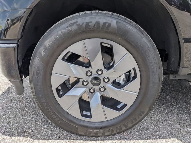 Used 2025 Ford F150 Lightning Flash AWD/4WD image 10
