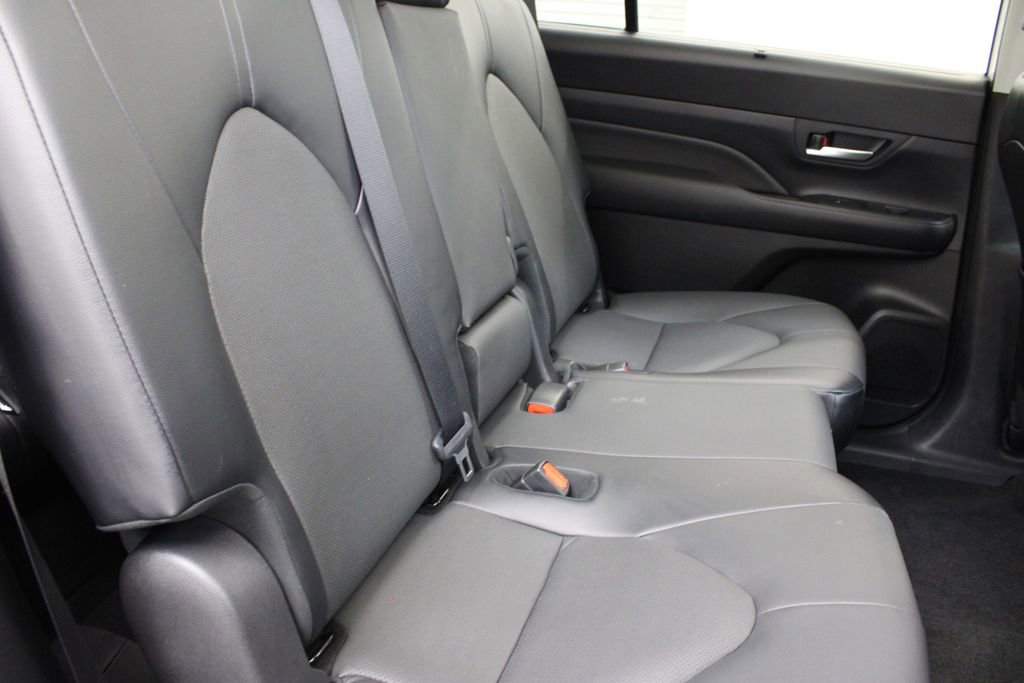 Used 2024 Toyota Grand Highlander Limited image 20