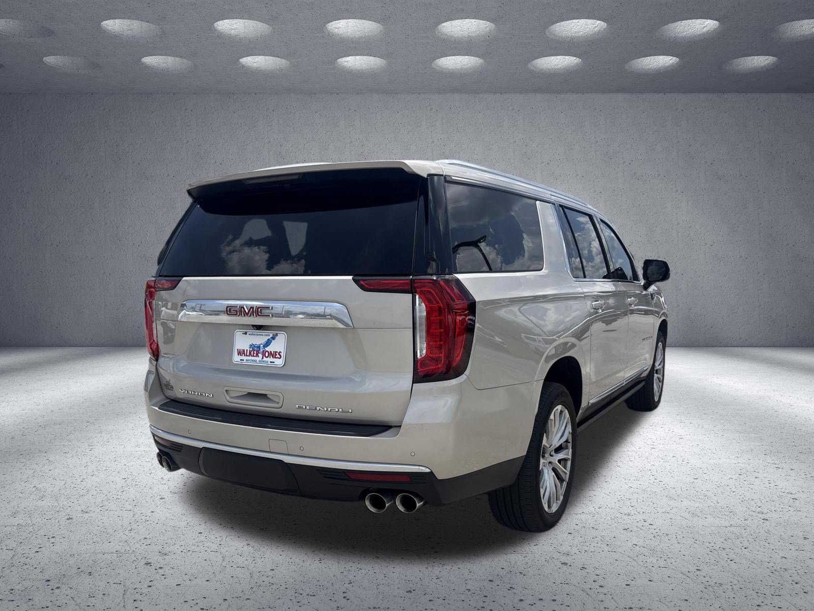 Used 2022 GMC Yukon XL Denali RWD image 5